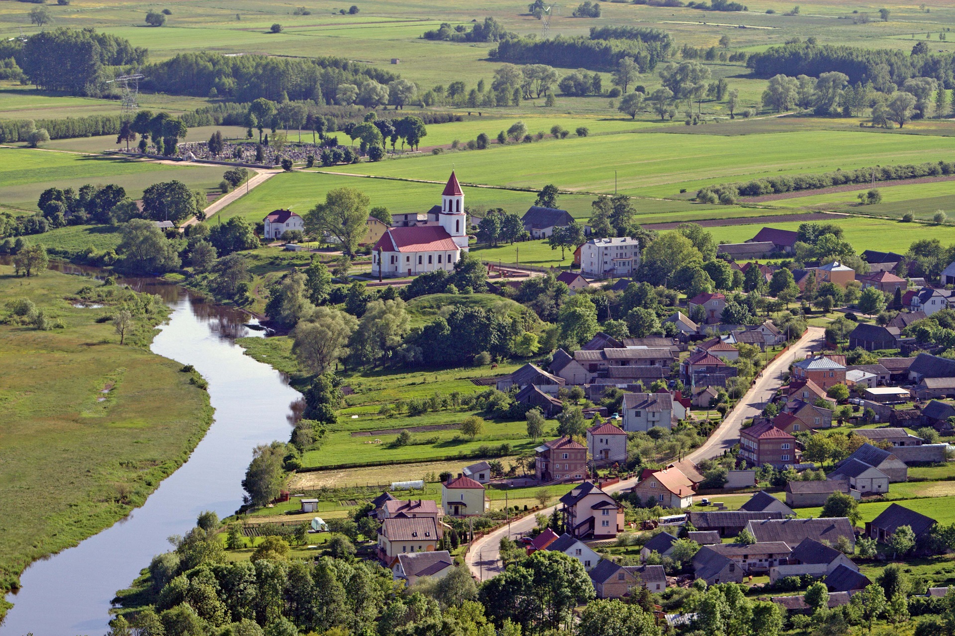 Dolina Górnej Narwii o wschodzie słońca — Suraż